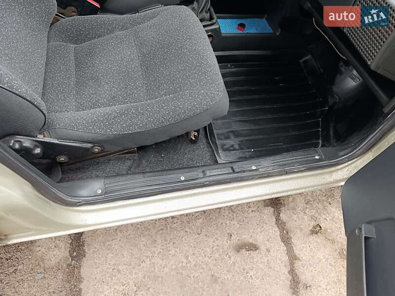 Седан ВАЗ / Lada 21099 2001 в Остроге фото 26 Седан ВАЗ / Lada 21099 2001 в Остроге