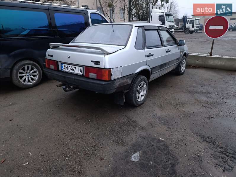 Седан ВАЗ / Lada 21099 2001 в Радомышле