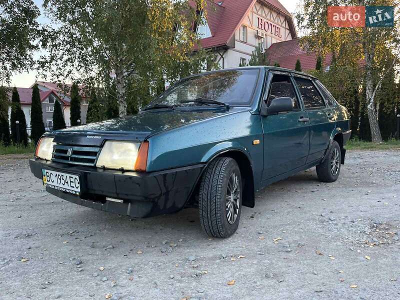 Седан ВАЗ / Lada 21099 2001 в Львове
