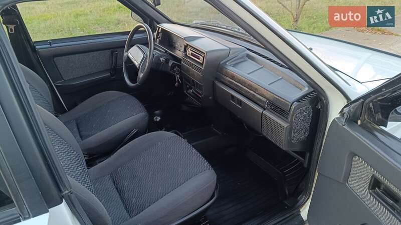 Седан ВАЗ / Lada 21099 2003 в Очакове фото 16 Седан ВАЗ / Lada 21099 2003 в Очакове
