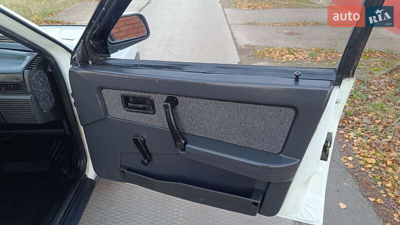 Седан ВАЗ / Lada 21099 2003 в Очакове фото 20 Седан ВАЗ / Lada 21099 2003 в Очакове