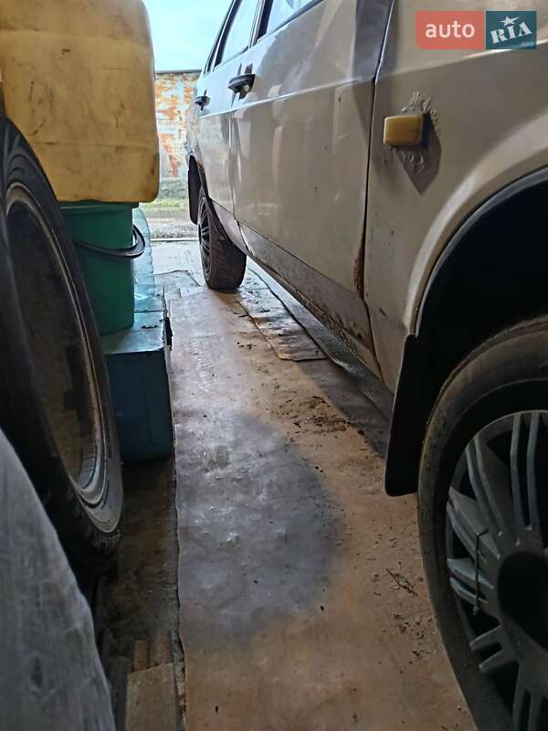 Седан ВАЗ / Lada 21099 1999 в Харькове фото 4 Седан ВАЗ / Lada 21099 1999 в Харькове