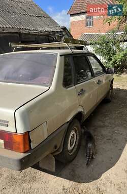 Седан ВАЗ 21099 1997 в Чугуеве