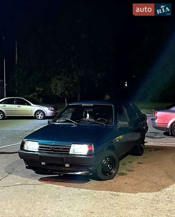 Седан ВАЗ / Lada 21099 2001 в Долинской