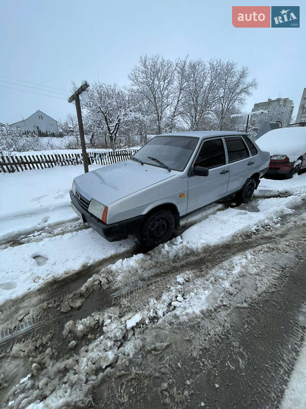 Седан ВАЗ / Lada 21099 2004 в Львове