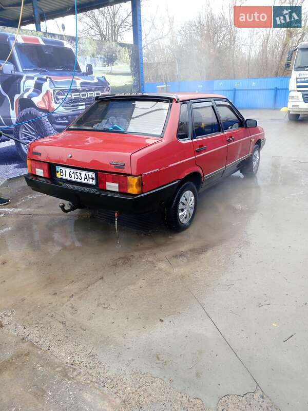 Седан ВАЗ / Lada 21099 1995 в Гадяче