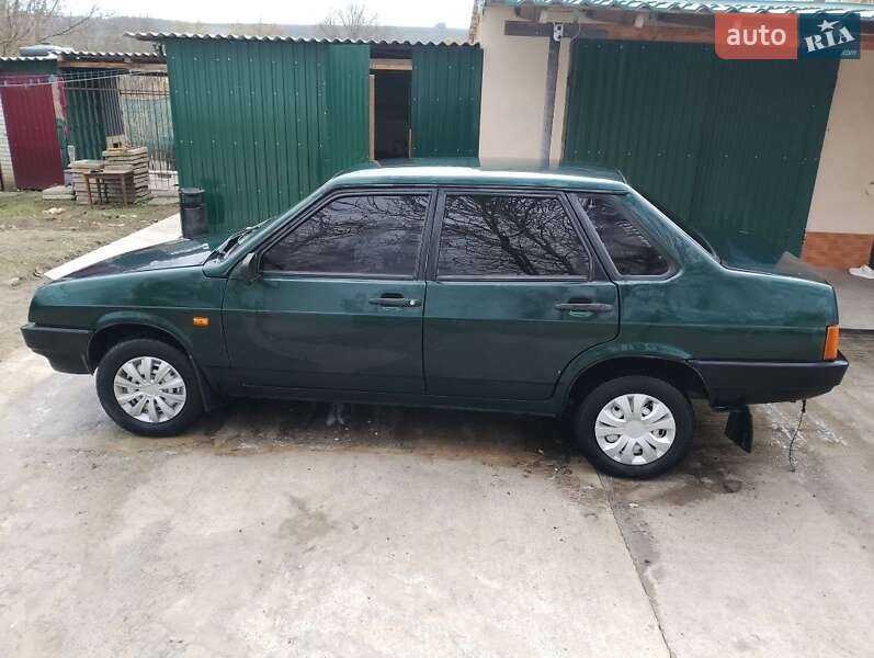 Седан ВАЗ / Lada 21099 2002 в Гайсину