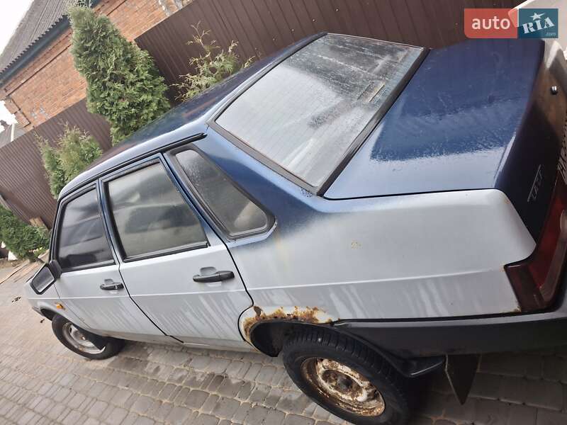 Седан ВАЗ / Lada 21099 2004 в Чугуеве