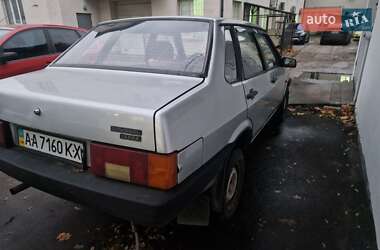 Седан ВАЗ 21099 2003 в Киеве