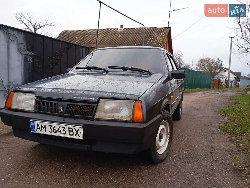 Седан ВАЗ / Lada 21099 2004 в Мирополе