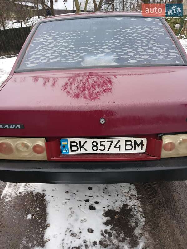 Седан ВАЗ / Lada 21099 2004 в Почаеве