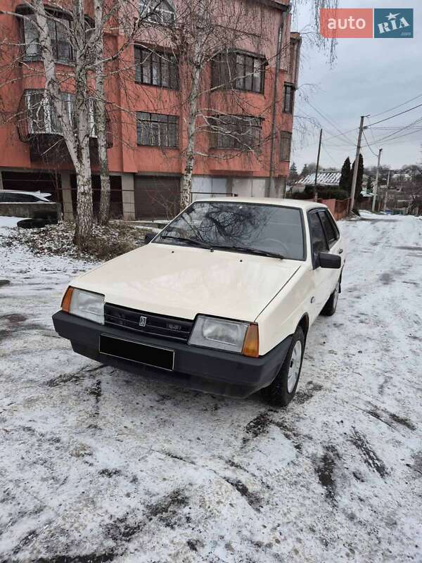 Седан ВАЗ / Lada 21099 1996 в Умани