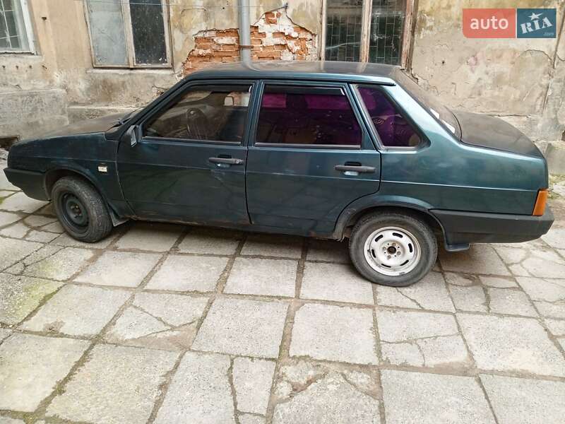 Седан ВАЗ / Lada 21099 2004 в Львове