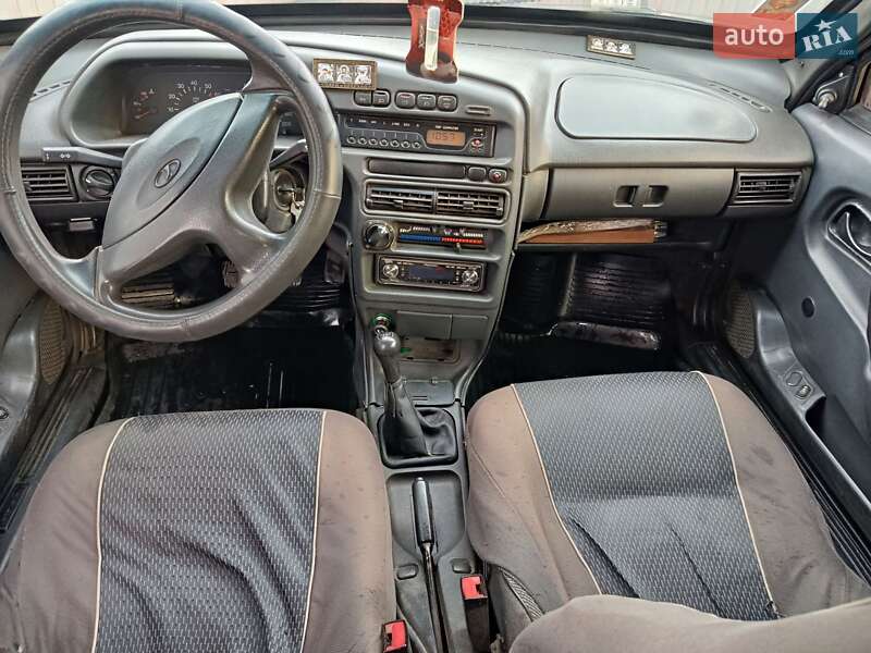 Седан ВАЗ / Lada 21099 2001 в Кривому Розі