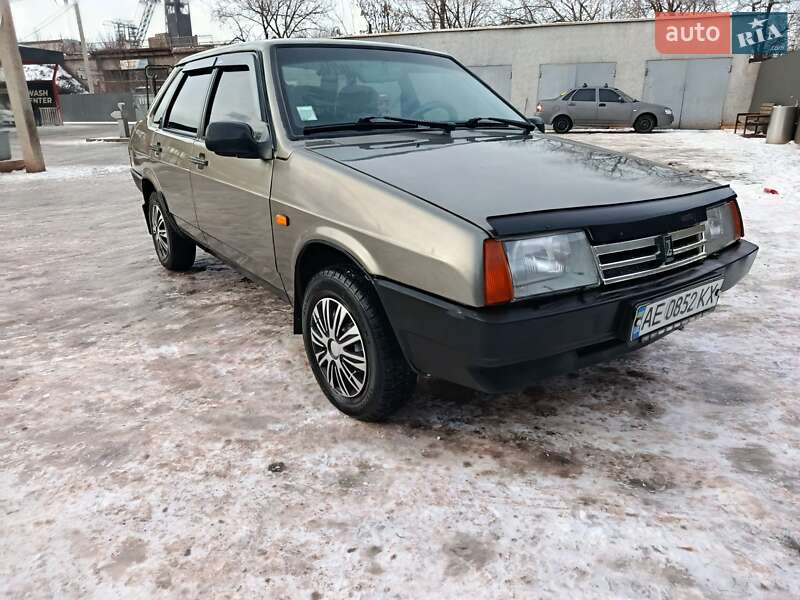 Седан ВАЗ / Lada 21099 2001 в Кривому Розі
