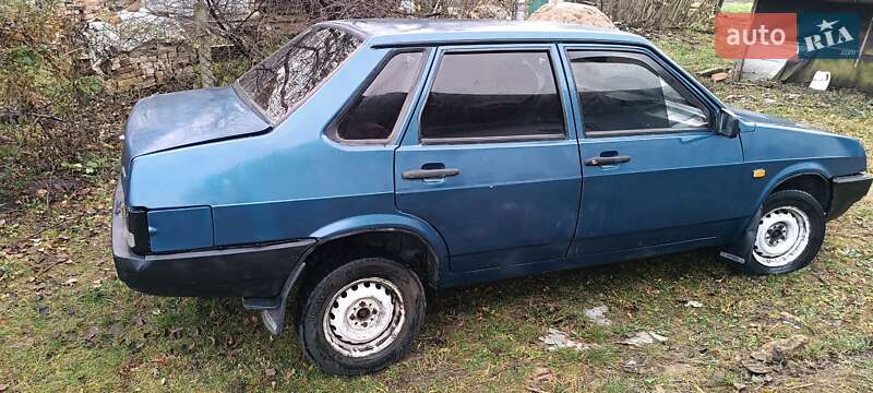 Седан ВАЗ / Lada 21099 2001 в Остроге