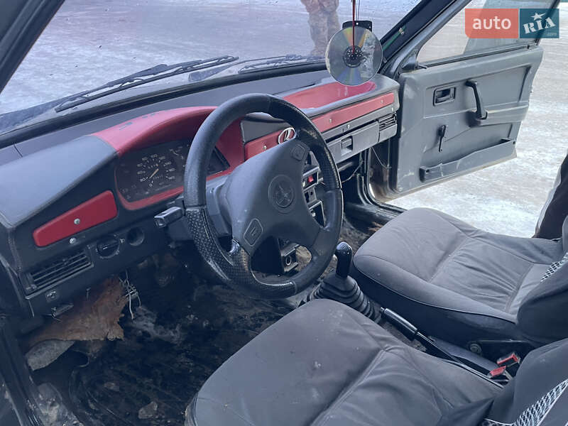Седан ВАЗ / Lada 21099 1997 в Черновцах