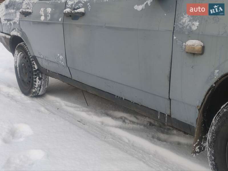 Седан ВАЗ / Lada 21099 2002 в Змиеве