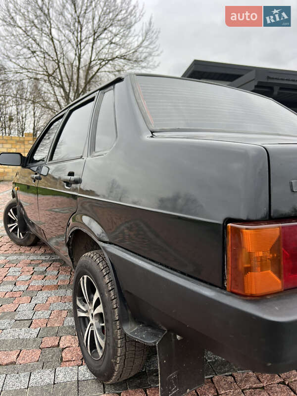 Седан ВАЗ / Lada 21099 2005 в Нововолынске