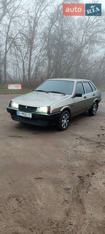 Седан ВАЗ / Lada 21099 2002 в Краснограде