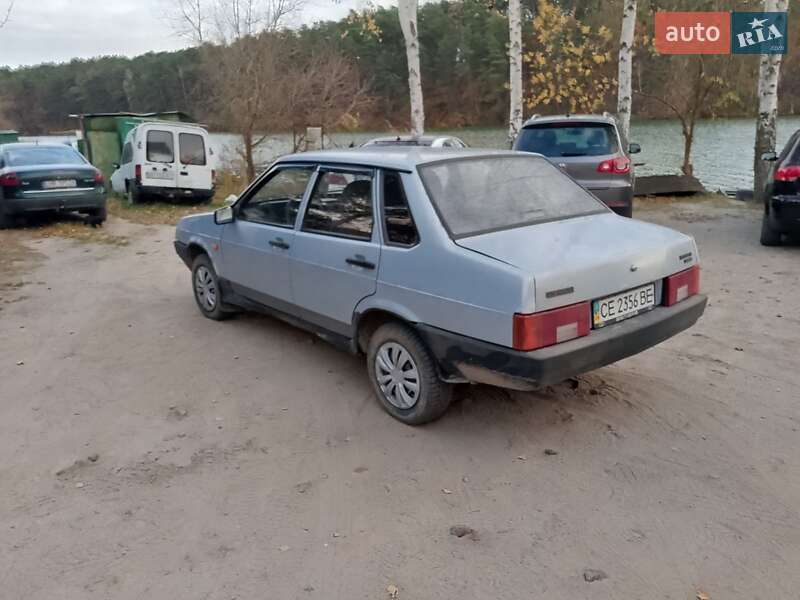 Седан ВАЗ / Lada 21099 2004 в Черновцах