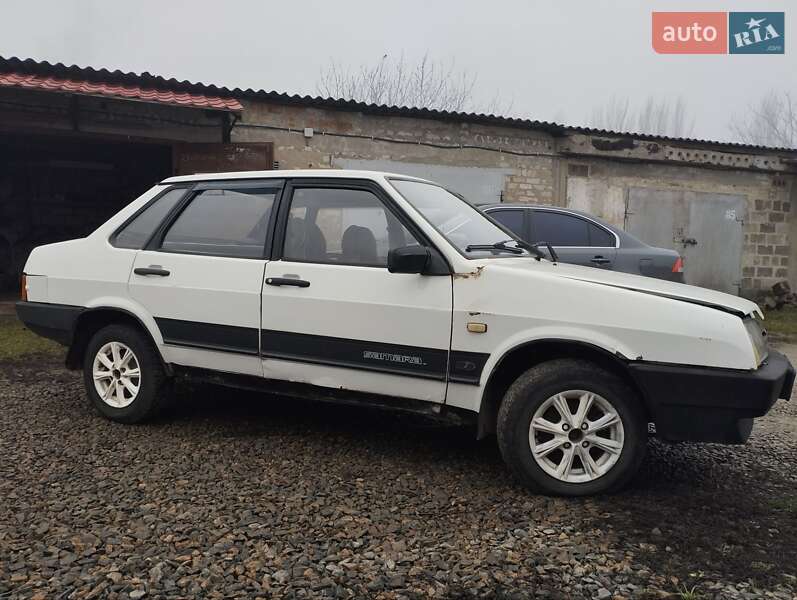 Седан ВАЗ / Lada 21099 1992 в Желтых Водах