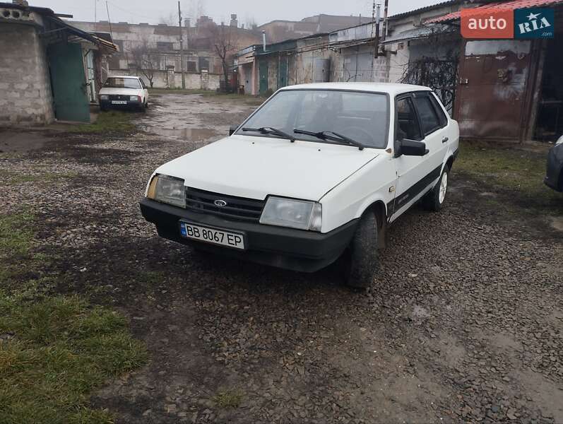 Седан ВАЗ / Lada 21099 1992 в Желтых Водах