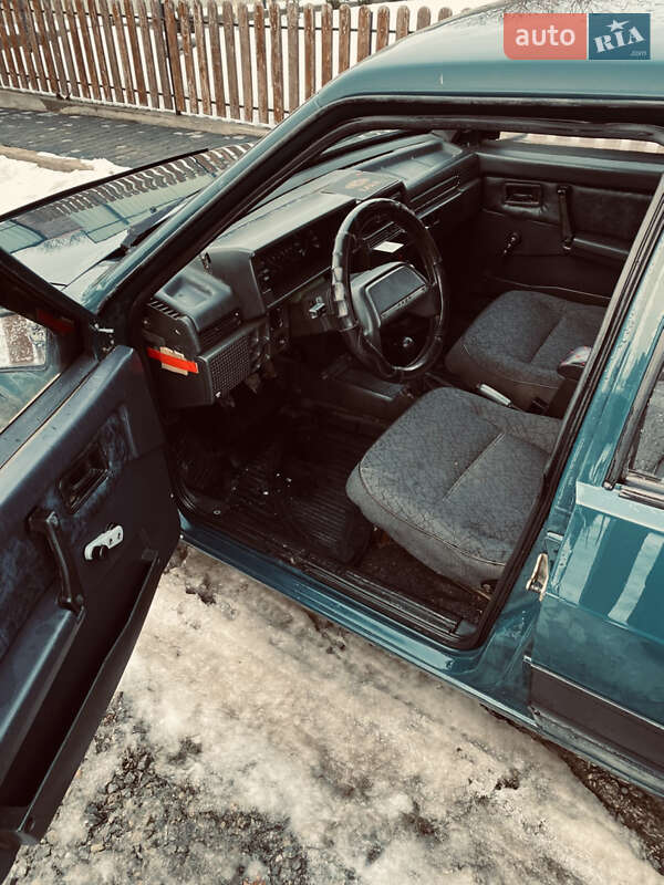 Седан ВАЗ / Lada 21099 2004 в Каменец-Подольском