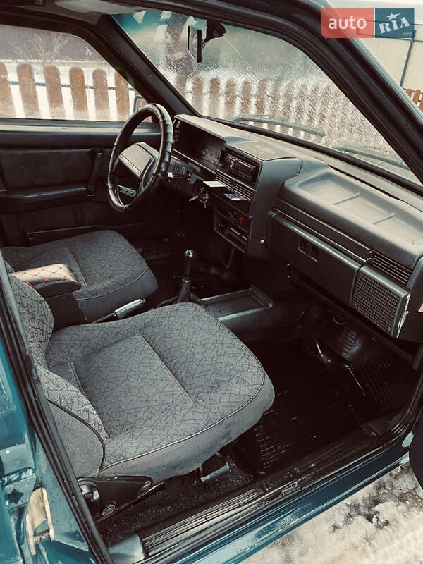 Седан ВАЗ / Lada 21099 2004 в Каменец-Подольском