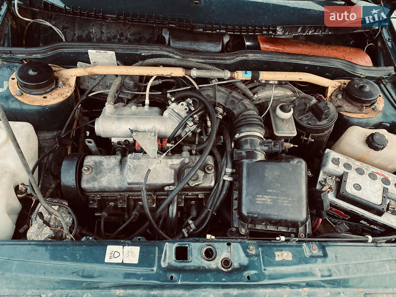 Седан ВАЗ / Lada 21099 2004 в Каменец-Подольском