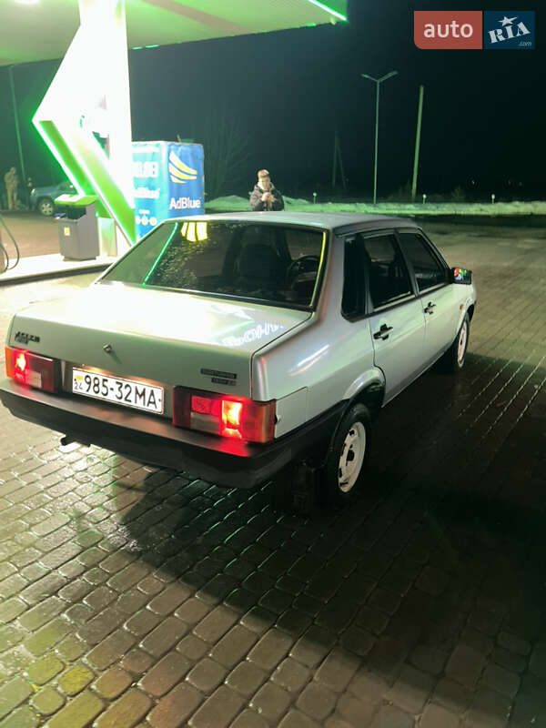 Седан ВАЗ / Lada 21099 2003 в Александровке