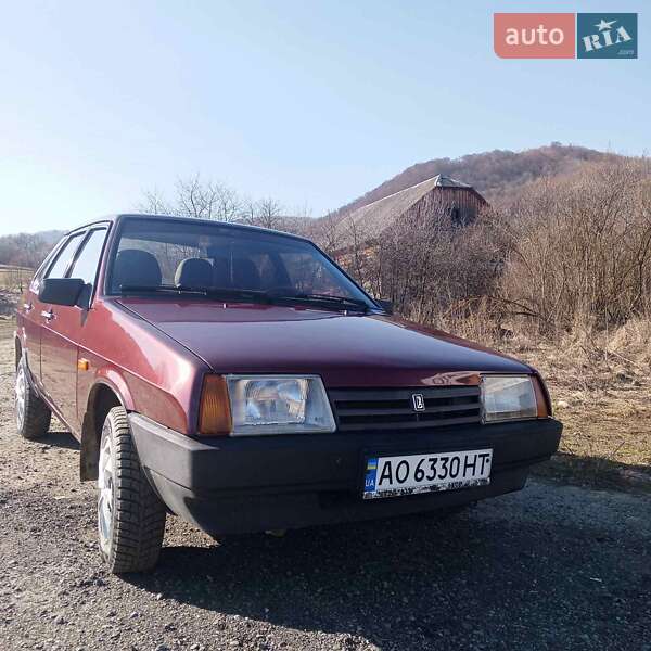 Седан ВАЗ / Lada 21099 2005 в Воловце