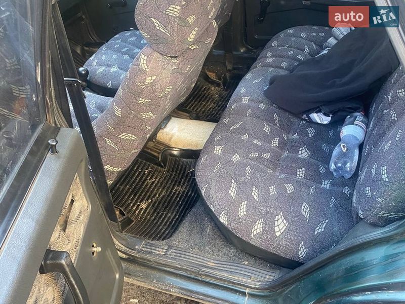 Седан ВАЗ / Lada 21099 2002 в Киеве