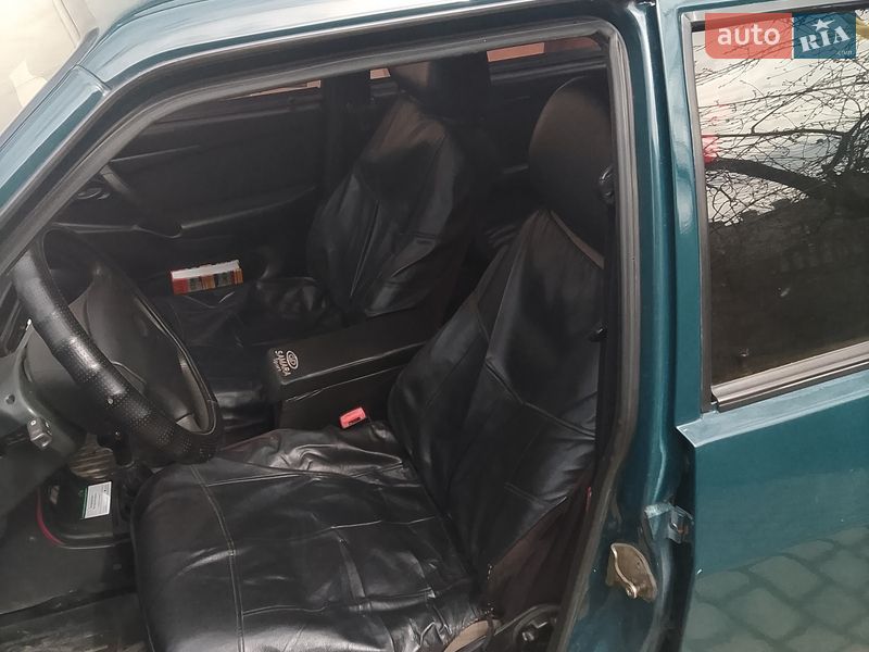 Седан ВАЗ / Lada 21099 2004 в Сумах