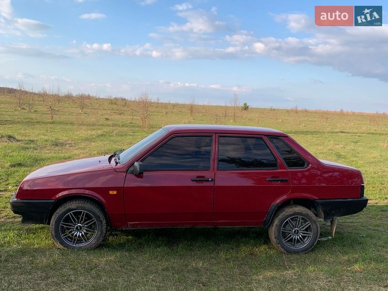Седан ВАЗ / Lada 21099 2004 в Коростишеві