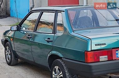 Седан ВАЗ 21099 1997 в Южном