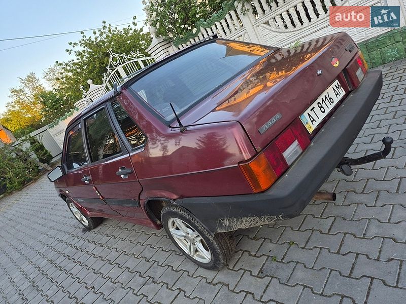 Седан ВАЗ / Lada 21099 1996 в Черновцах