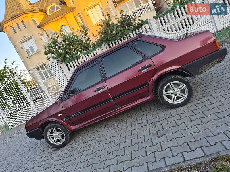 Седан ВАЗ / Lada 21099 1996 в Черновцах