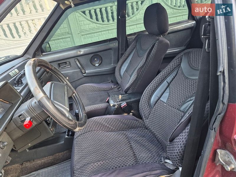 Седан ВАЗ / Lada 21099 1996 в Черновцах