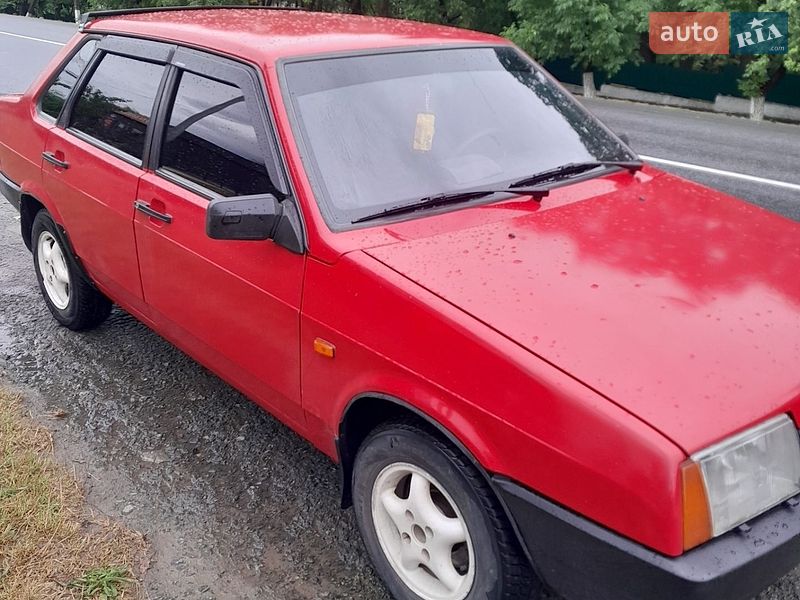 Седан ВАЗ / Lada 21099 2000 в Городенке
