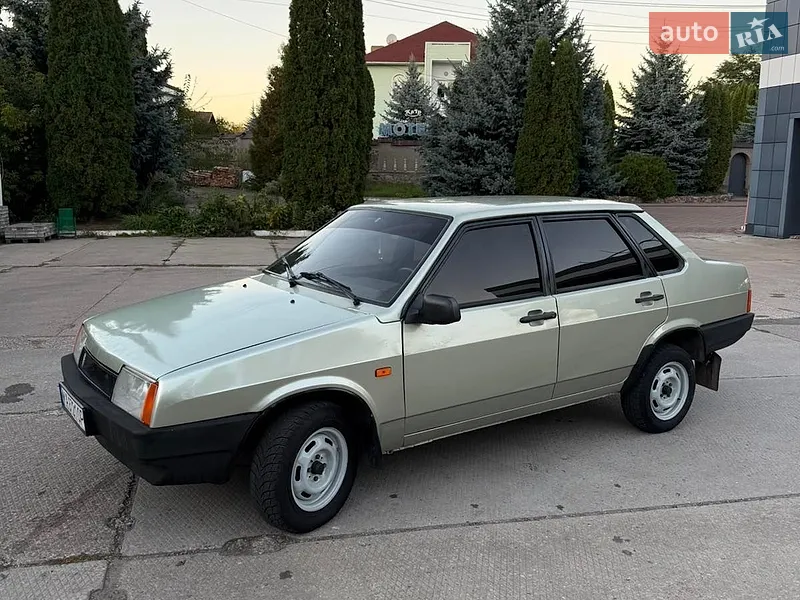 ВАЗ / Lada 21099