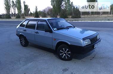 Хэтчбек ВАЗ / Lada 2109 2004 в Новой Каховке