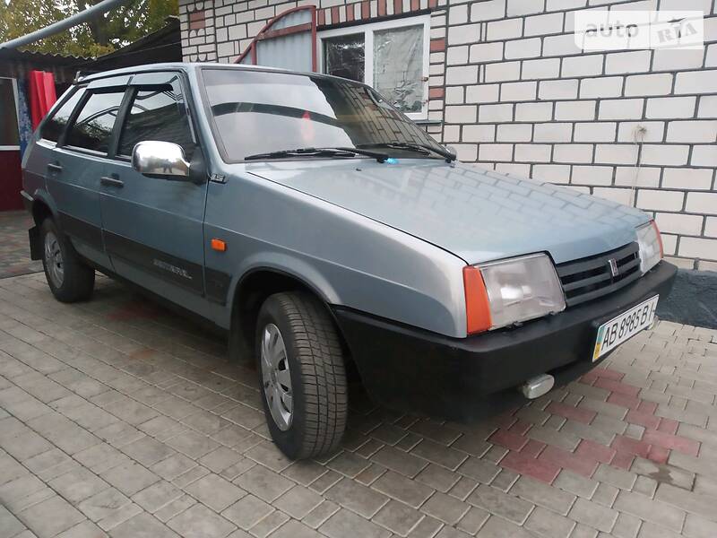 Хэтчбек ВАЗ / Lada 2109 2002 в Врадиевке