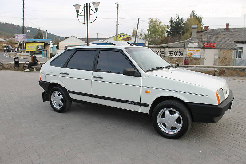 Хэтчбек ВАЗ / Lada 2109 1992 в Могилев-Подольске