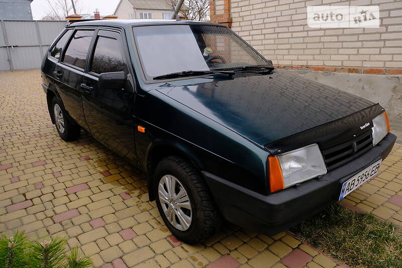 Хэтчбек ВАЗ / Lada 2109 2003 в Виннице