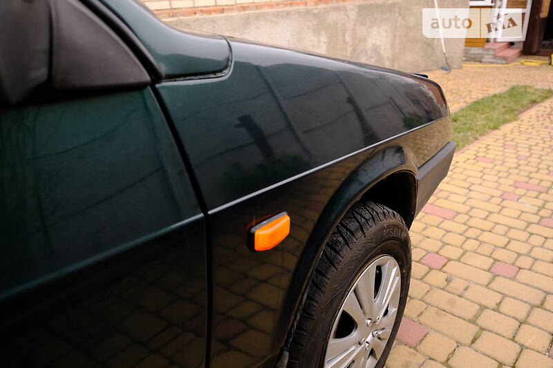 Хэтчбек ВАЗ / Lada 2109 2003 в Виннице