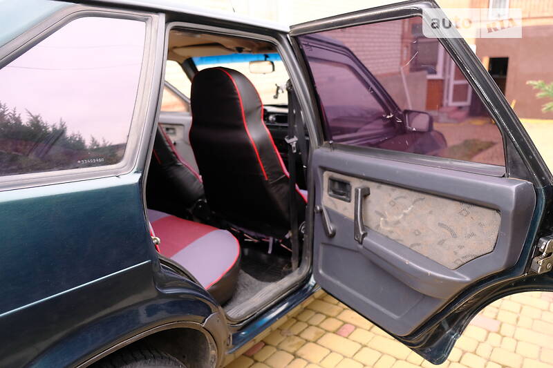 Хэтчбек ВАЗ / Lada 2109 2003 в Виннице