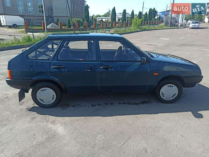 Хетчбек ВАЗ / Lada 2109 2004 в Житомирі