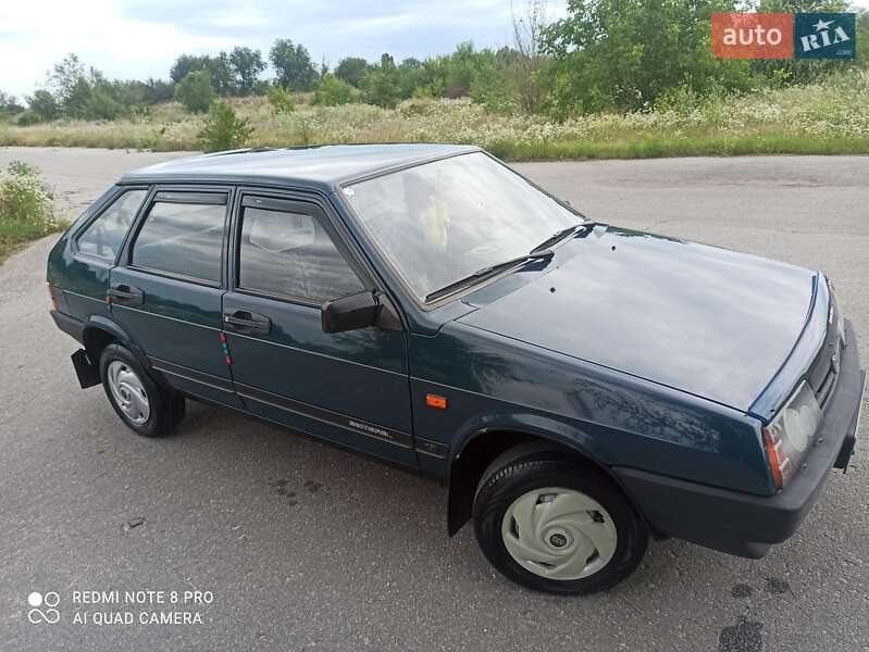 Хэтчбек ВАЗ / Lada 2109 2004 в Кагарлыке