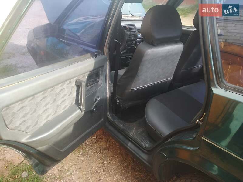 Хэтчбек ВАЗ / Lada 2109 2002 в Львове